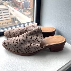 Crown Vintage Mules 9.5